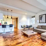 Sumptuous 2br Next To Castle! * אדינבורו