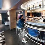 Yotel 4*