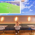 Otel Yotel 4*