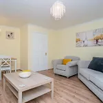 Modern Renovated 2bed Flat With Free Parking Apartment