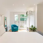 Lägenhet Central, Bright 2 Bed Flat - Pool & Sauna