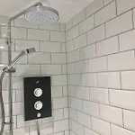 Central, Bright 2 Bed Flat - Pool & Sauna Lägenhet *