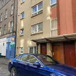 Private Main Door Lovely 2 Bedroom *