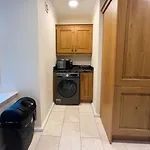 Διαμέρισμα Spacious Flat Sleeps 8 Near Princes Street