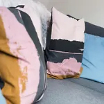 Апартаменты Downtown And 1 Bed In Эдинбург