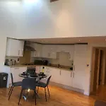 Private Parking 2 Bed 2 Bath *