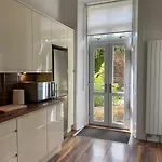 شقة Lovely Main Door 2 Bed