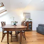 Luxury 3 Bed Royal Mile Апартаменты *