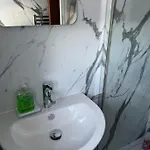 度假居 4 Bed Near Airport