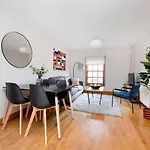 Joivy Bright And Cosy Flat Near The Scotland Gallery エディンバラ