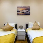 New 3-bedroom Close To Centre