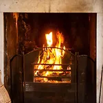 דירה The Rock House - Main House *