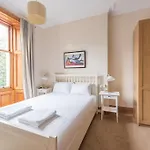 Daire Beautiful 2 Bed 2 Bath Flat Overlooking Meadows Park *