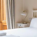 Beautiful 2 Bed 2 Bath Flat Overlooking Meadows Park