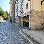 Old Town, Free Parking, Outlander Experience Appartement