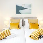 Bright New Town 2br-1ba, 1 Min To George St By Bonjour Residences *
