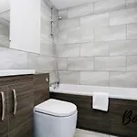 Bright New Town 2br-1ba, 1 Min To George St By Bonjour Residences