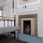 Apartment Joivy Eclectic Near Castle *