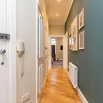 Royal 2bed Center Apartment