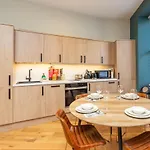 Royal 2bed Center *