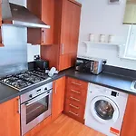 Appartement Modern Spacious 3 Bedroom Centre - Free Parking - Private Balcony