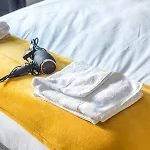 Apartment Elegant 2 Bedroom Centre - Free Parking - Private Balcony *