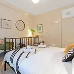 Cheerful Stays: Spacious Flat In Vibrant Leith *