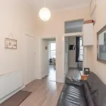 Contemporary 3 Bed City Centre - Ensuite Edinburgh
