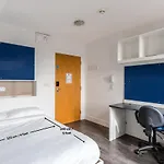Destiny Student - Holyrood Apartamento *