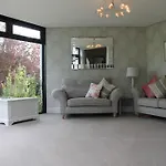 Gorgeous Family 15 Mins From Centre Edinburgh