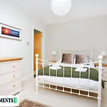 Large 2 Bed Centre - Free Parking * אדינבורו