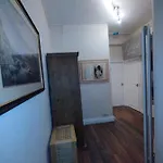 2 Bedrooms Flat Central Edinburgh, Sleeps 6, In The Shadow Of Holyrood Park And Arthur's Seat With Free Parking, Two Bed 에든버러