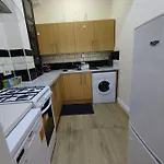 2 Bedrooms Flat Central Edinburgh, Sleeps 6, In The Shadow Of Holyrood Park And Arthur's Seat With Free Parking, Two Bed 아파트