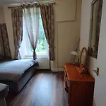 2 Bedrooms Flat Central Edinburgh, Sleeps 6, In The Shadow Of Holyrood Park And Arthur's Seat With Free Parking, Two Bed 아파트 *