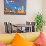 Apartment Stylish Modern Newly Built 15 Min From Centre
