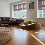公寓 Spacious 2 Bedroom *