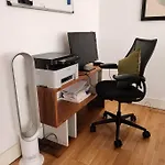 Spacious 2 Bedroom 公寓