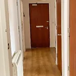 Διαμέρισμα Spacious, And Newly Decorated *