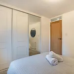 Modern 2bed Apartment-free Parking Apartment Edinburgh