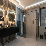 Sovo - Luxury Romantic Westend With Jacuzzi Bath Daire