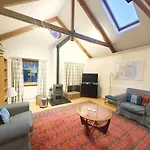 2-bedroom With Parking - Ground Floor