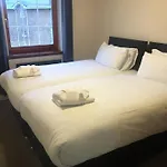 My Waterfront Apartment, Views Over Water Of Leith Apartman Edinburgh