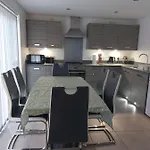 Beautiful 4-bedroom House With Private Garden & Parking * Édimbourg
