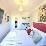4 Bedrooms By Sensational Short Lets & Serviced Appartamento Edimburgo