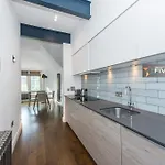 Cool Urban With Stunning Castle Views Edimburgo