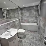 Murrayfield Stadium Basement ,murieston -3 Bed 3 Bath Appartement