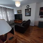3 Bed House In - Private Parking Édimbourg