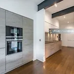 Cool Urban With Stunning Castle Views *