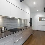 Cool Urban With Stunning Castle Views Edimburgo