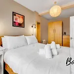 Monge Old Town 2br-1ba, Near Royal Mile By Bonjour Residences Apartament Edynburg